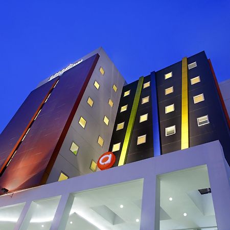 Amaris Hotel Bekasi Barat Exterior foto
