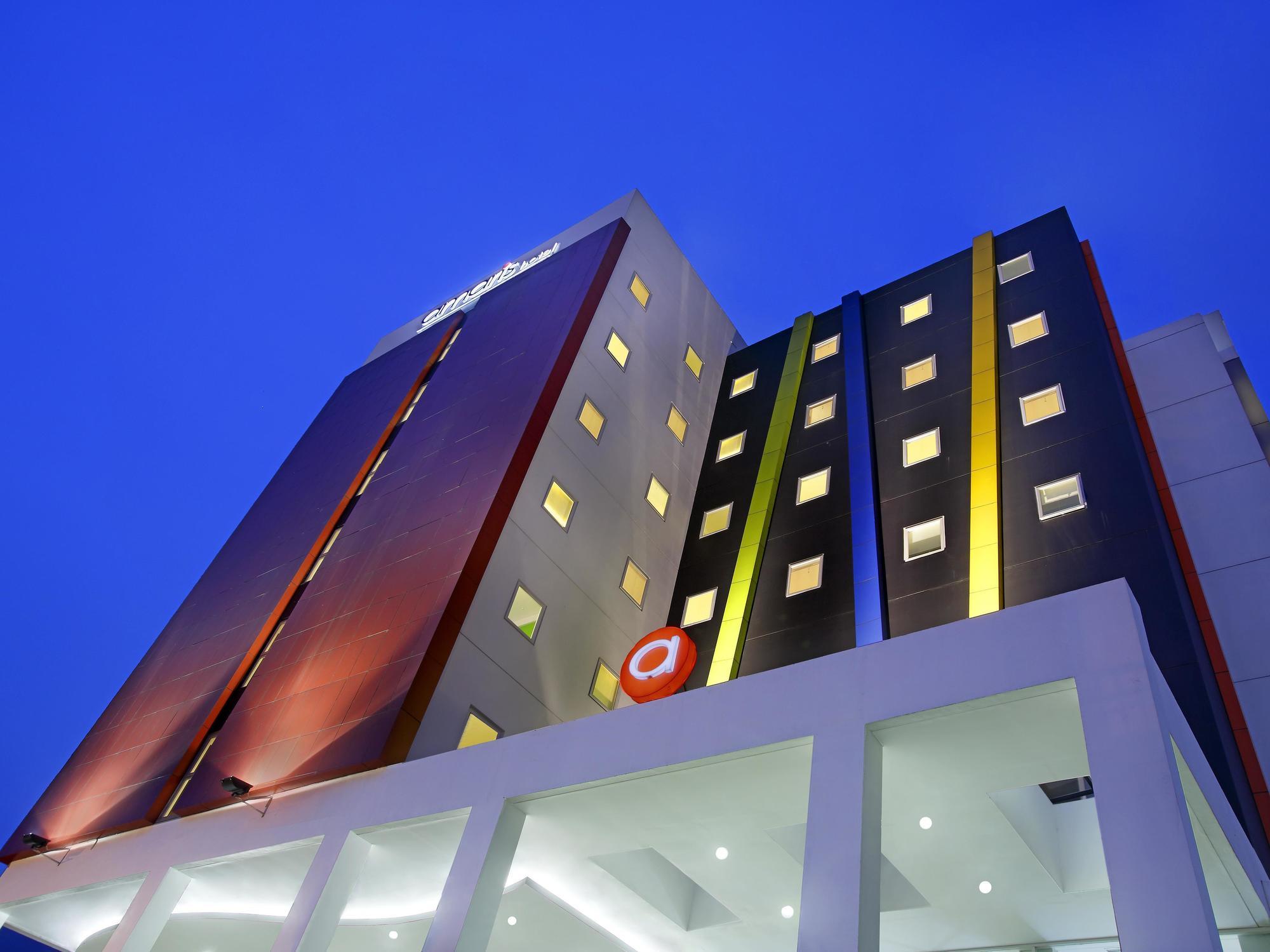 Amaris Hotel Bekasi Barat Exterior foto